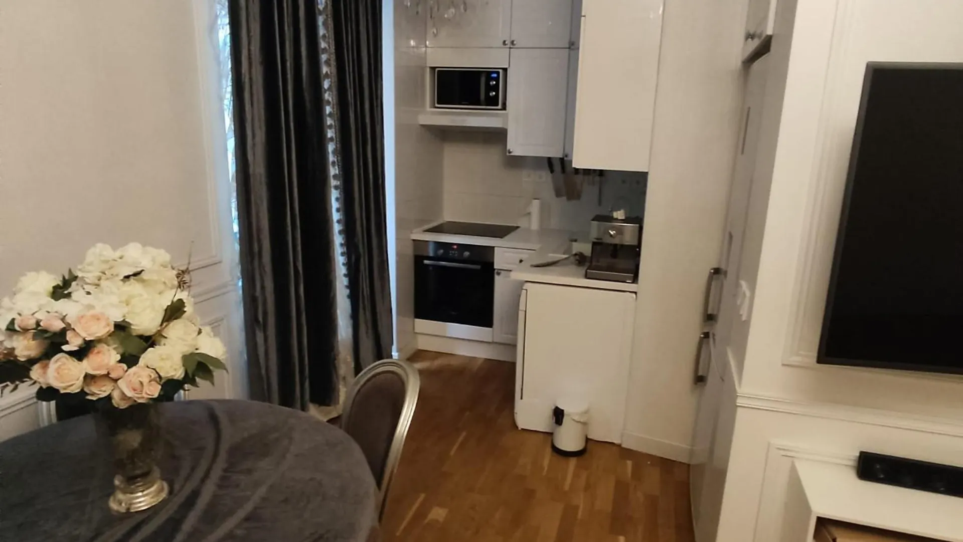 Cosy Flat 8E Champs-Elysees Paris Daire